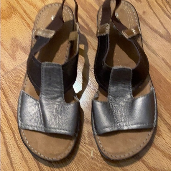 Naturalizer Sz 7 Like NEW flat sandals - Picture 1 of 3